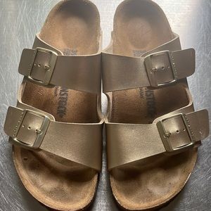 Arizona Birkenstock.